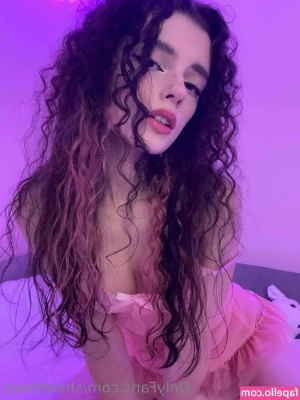 shawtnees - You know what they say   A titty pic a day keeps the doctor away 