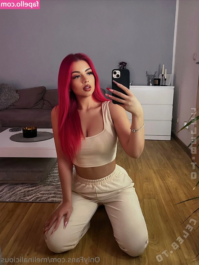 melinalicious - Just showing myself off for you 😘