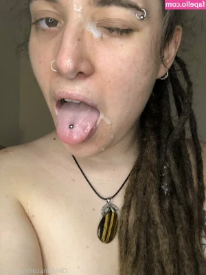 oco_xeic [ oco-xeic ] - Looks pretty good from the front too, how fuckable do i look?