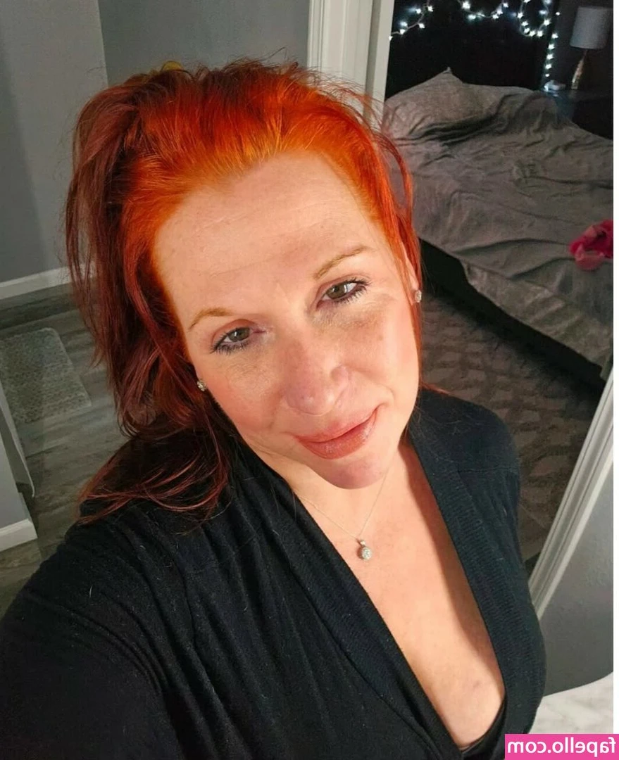 Monica Ferguson [ monica-ferguson ] - Me hablo mi ex dealer, una vez me lo quise cojer y se le hizo. Hoy me