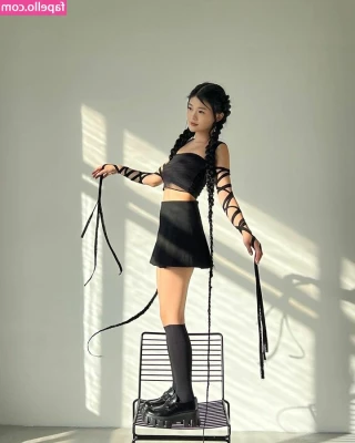 Kika Kim [ kika-kim ] - about to slip into bed n relax for the night, what are you binge