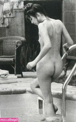 Jane Birkin [ jane-birkin ] - Just a casual shower. I wish you were here to wash my back🙈❤️
