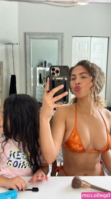 Camila Kendra [ camila-kendra ] - Because I know you love those thighs! Porque eu sei que vc ama essas