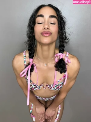 Flexy Sophie [ flexy-sophie ] - Passando para dar boa noite meus amores💕