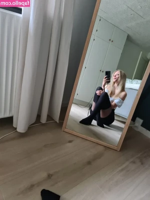Copykat_/Itsyourkatrine [ copykat-itsyourkatrine ] - Amazing place 💦🦶🏻
