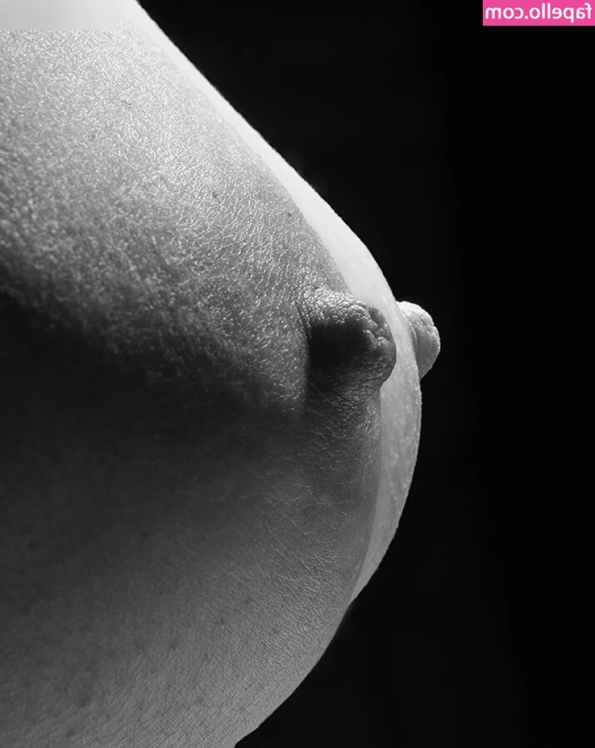 Jennifer Jacques [ jennifer-jacques ] - Who wants to play with my titties