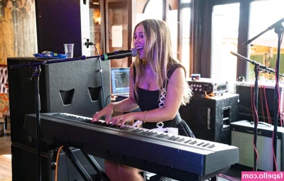 Connie Talbot [ connie-talbot ] - Messy hair never looked so good🫣