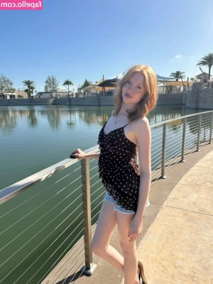 Makenna Kelly / Lifewithmak [ makenna-kelly-lifewithmak ] - 😉  Em. X