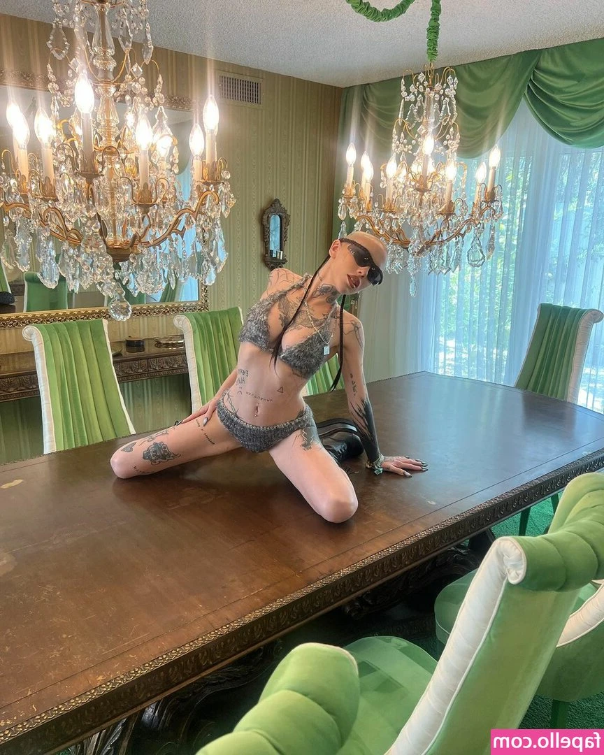 Siiickbrain - if i told you to get on your knees and start bowing, how fast would