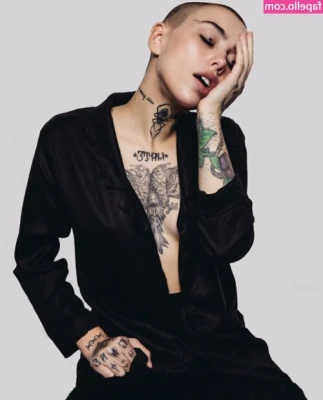 Siiickbrain - DM me and tell me what this pic makes you wanna do 😏