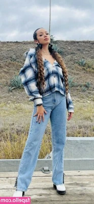 Vianai Austin [ vianai-austin ] - I cum faster when theres a finger in my ass 😳