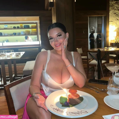 Claudia Penka Milinsky [ claudia-penka-milinsky ] - Are you thinking what I'm thinking?😉