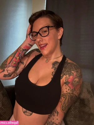 Lola Maverick [ lola-maverick ] - I have been so naughty, I might need a little spanking.