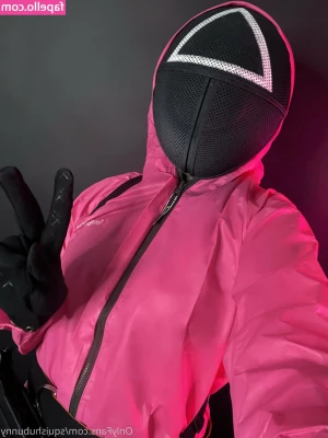 squishubunny - Can’t see my vagina so someone else is going to have to wax it 😌