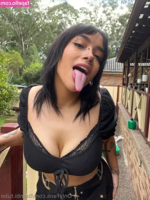 bambi.tube [ bambi-tube ] - Cute panties, aren't they?🤤🤤