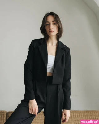 Sophie Lents [ sophie-lents ] - Politics, these things are men's concerns. The wolf loves me because
