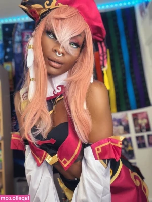 Aikoneechan - bring the frosting to my gingerbread house and eat it