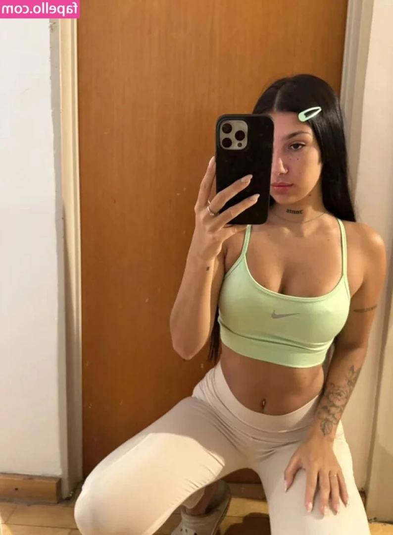 Cleo Cruz [ cleo-cruz ] - right after my workout 🥵