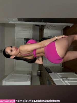 Diamondreyes - I know you’re scrolling n pumping, it’s Friday night!! ♡ I want