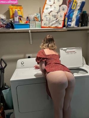 Lilly Moon [ lilly-moon ] - cover them in your cum pretty pleeease