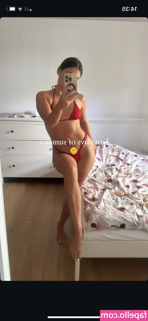 joanna_is_my_name [ joanna-is-my-name ] - Betcha wish you were the one being inserted!!!
