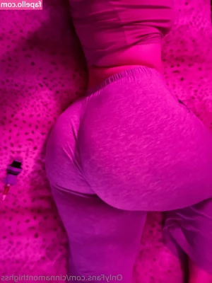 cinnamonthighss - 1 QUESTION  R U IN DA MOOD N IF SO HOW NASTY U WANT IT