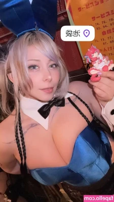 Yuriko Tiger [ yuriko-tiger-2 ] - Its finally pool season in Canada!