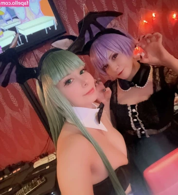 Yuriko Tiger [ yuriko-tiger-2 ] - Witchy mirror pics