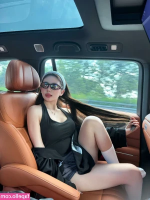 Laura Ziphora [ laura-ziphora ] - Let me make all your dreams come true! DM me right now!