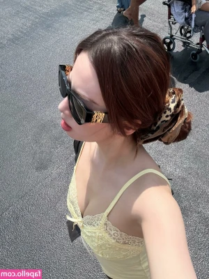 Laura Ziphora [ laura-ziphora ] - Do you want a personalized video of my tits? 😏👉👈