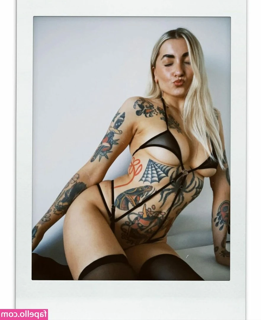 poppypennick - Enjoying being a little show-off 😇
