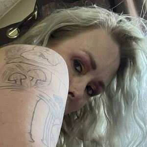 i_spy_thigh