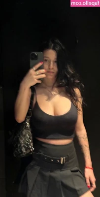 Violeta Franco [ violeta-franco ] - Like my butt?