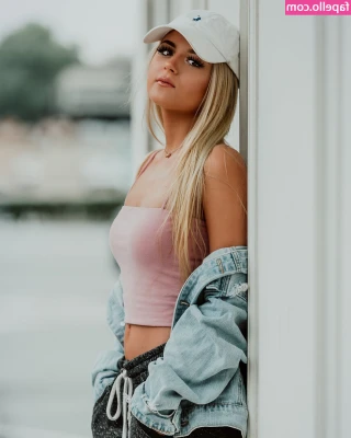 Ashlyn Sharp [ ashlyn-sharp ] - 🎥 Filming tomorrow w/ a huge AVN Award Winning actor….🎥 