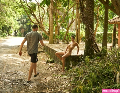 Alejandra Guilmant [ alejandra-guilmant ] - Who's joining me in the bath? I'm here ready all wet and bubbly ..