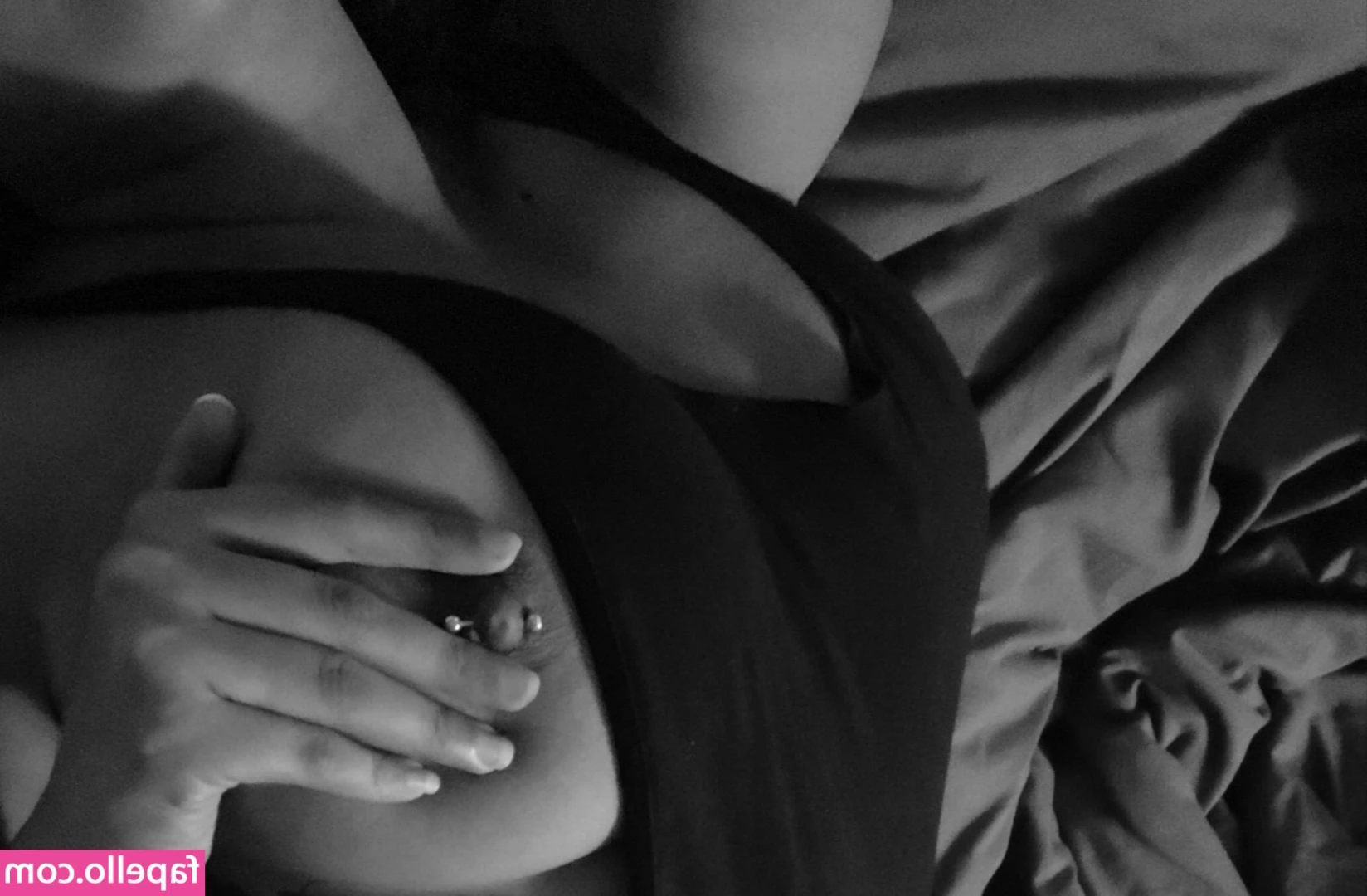 petit__model [ petit-model ] - Do you think I can spread wider?
