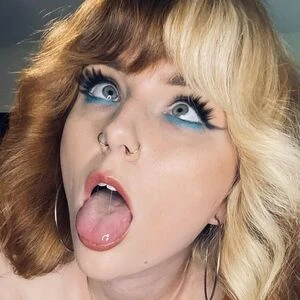 Ashley Kiss