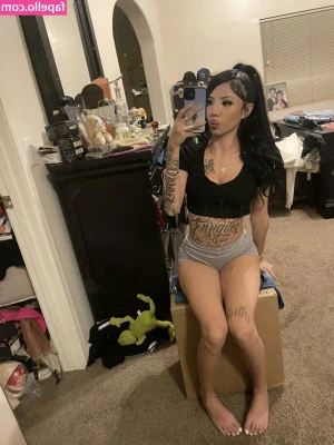 Ggzzmel Cacagirl Ggzmel [ ggzzmel-cacagirl-ggzmel ] - Happy Valentines day❤️Come serve 🐻👣