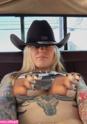 Alexis XJ [ alexis-xj ] - Feeling cute today 🤭