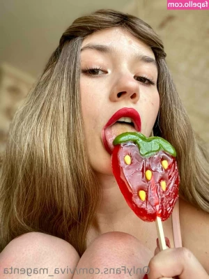 cooper_ellie [ cooper-ellie ] - teasing myself a little 😛💦 don’t forget, i’ll be live here