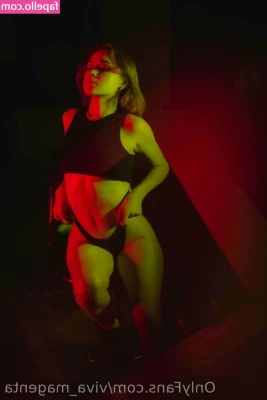 cooper_ellie [ cooper-ellie ] - Teasing my fat pussy