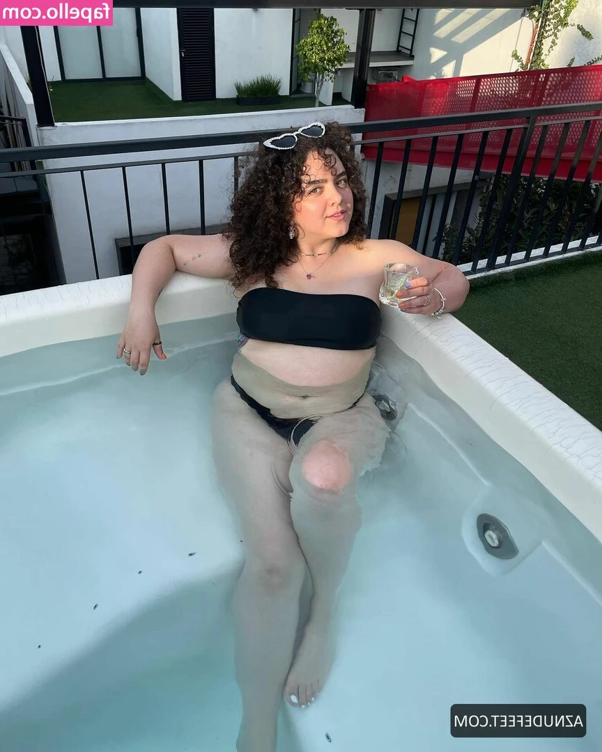 Nycolle González [ nycolle-gonzlez ] - Explore me completely 👄  p.s. I just sent out my sexy topless