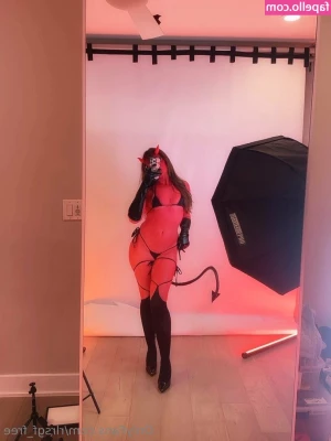 rlrsgf_free [ rlrsgf-free ] - You can tell how needy this MILF is 💘