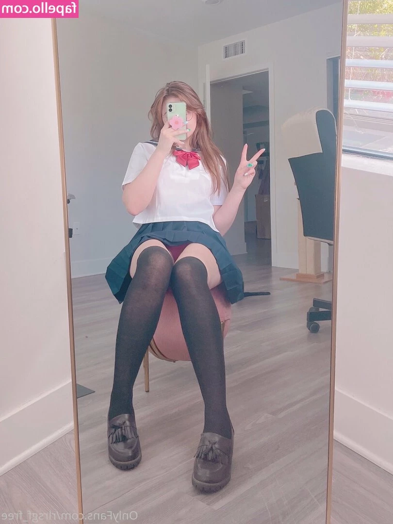 rlrsgf_free [ rlrsgf-free ] - POV: I am your best friend and I find out that you love my feet. I