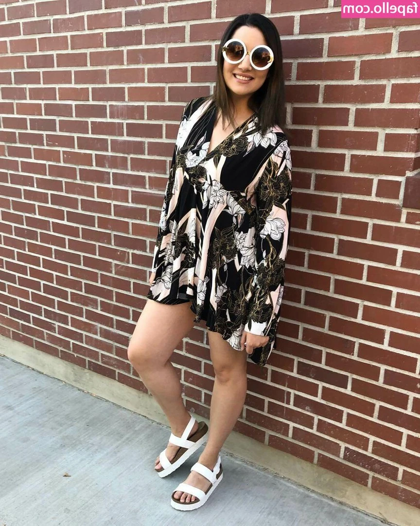 Safiya Nygaard [ safiya-nygaard ] - If you purchased some shoes off my throne list, message me! You know