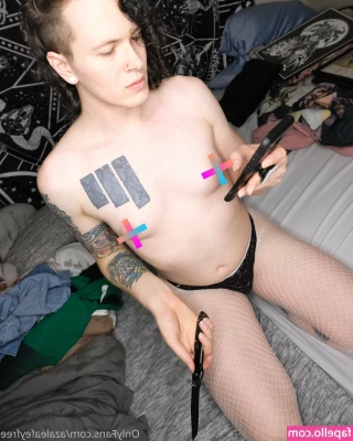 azaleafeyfree - leylacool IS WET RIGHT NOW  Wet  amp  wild  leylacool loves showing