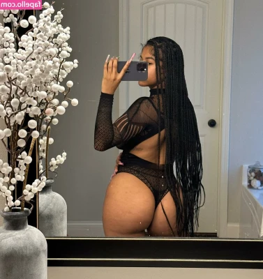 jshaunette - Knee highs and sexy lingerie 😍😈