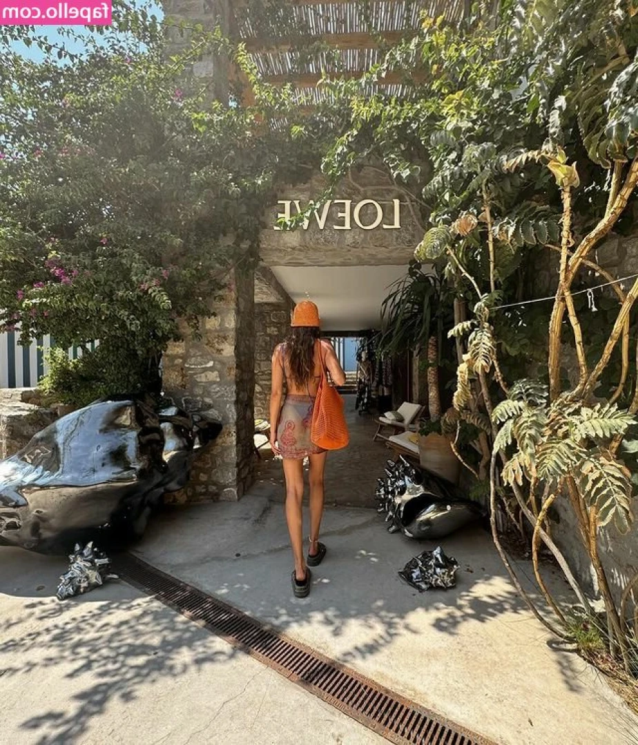 Hande Baladin [ hande-baladin ] - YALL, I love my body. I’ve been workin on stuff a lot lately and