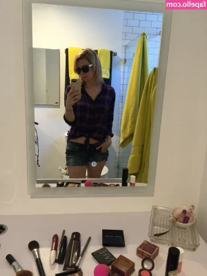 Iliza Shlesinger [ iliza-shlesinger ] - Only one rule. You can't cum until I do. Oh and I do. Multiple times.