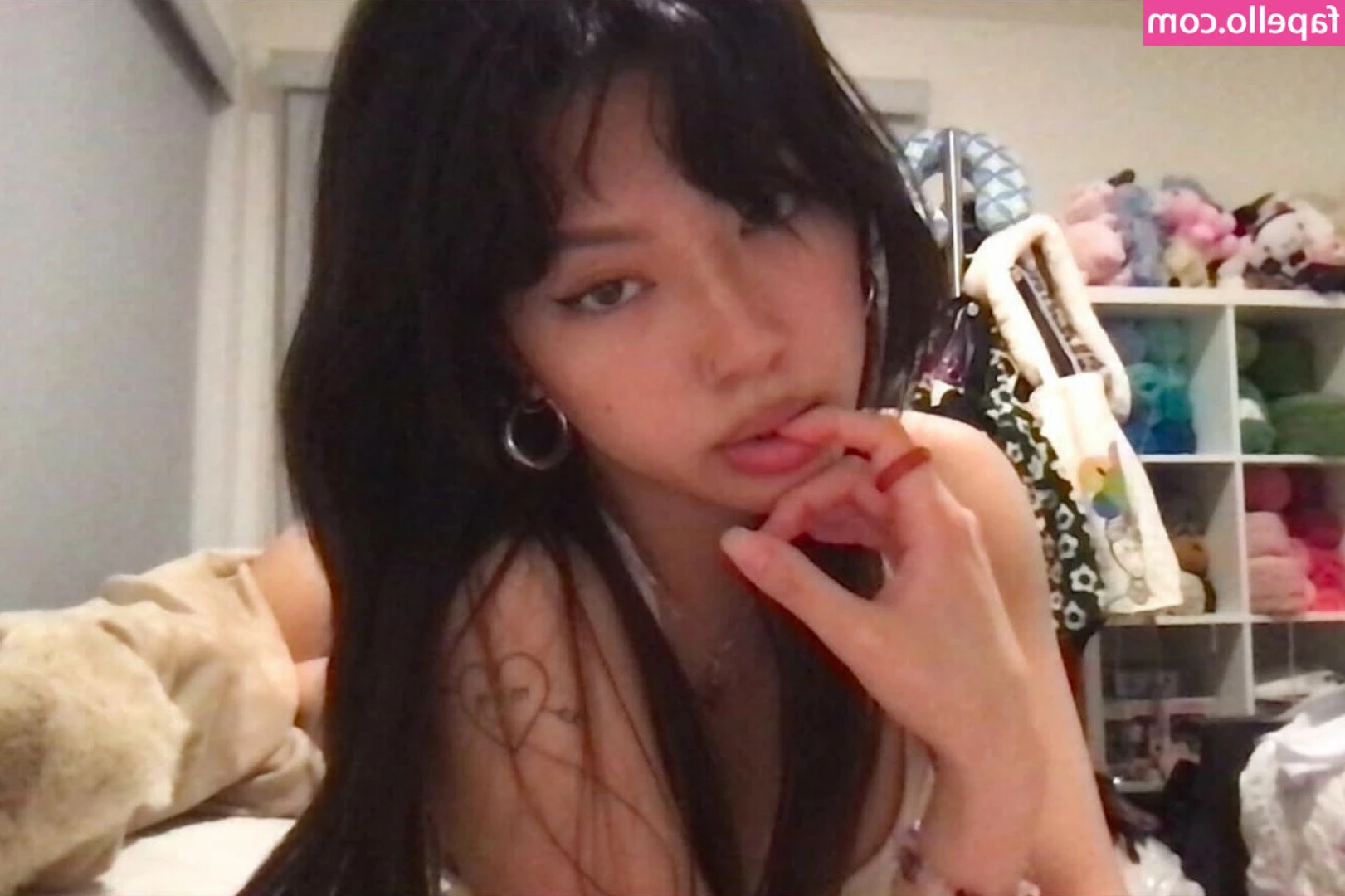 Moongrapess - DO YOU THINK I CAN TAKE IT? #ANAL  Check your DMs! 🍆💦